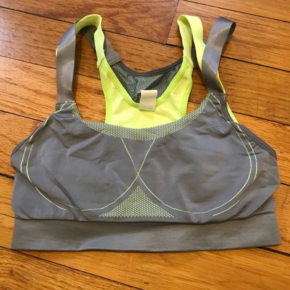Athleta Other - Athleta seamless double under bra (XS)